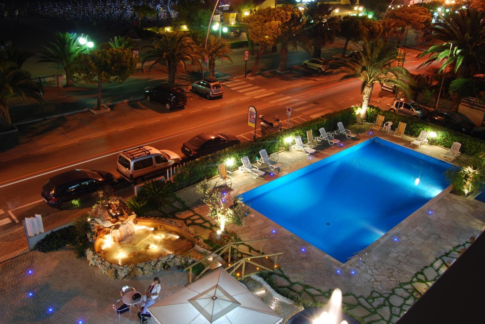 Hotel Costa Verde Tortoreto Exterior foto